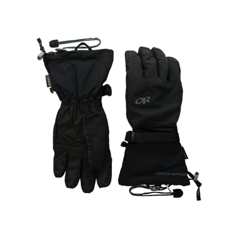 32 Essentials to Add to Your Backcountry Skiing Packing List